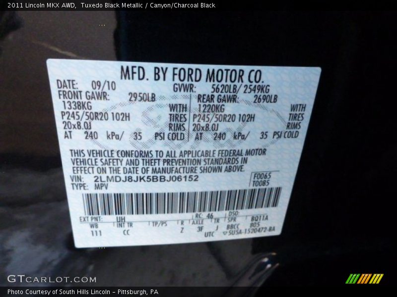Tuxedo Black Metallic / Canyon/Charcoal Black 2011 Lincoln MKX AWD