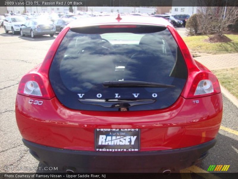 Passion Red / Off Black 2009 Volvo C30 T5