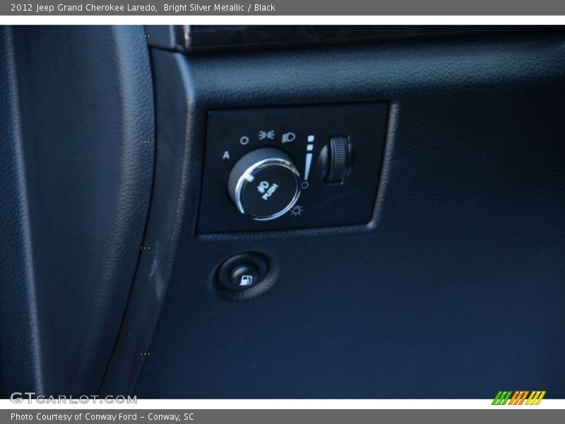 Bright Silver Metallic / Black 2012 Jeep Grand Cherokee Laredo