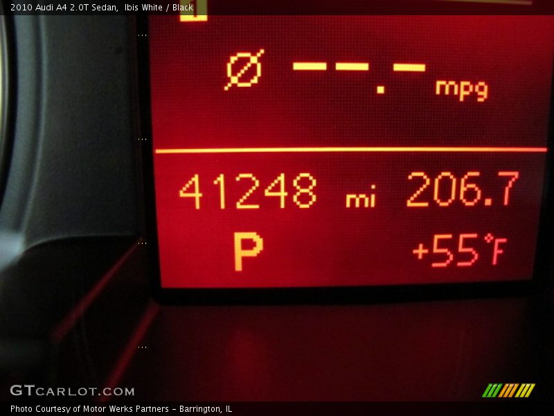 Ibis White / Black 2010 Audi A4 2.0T Sedan