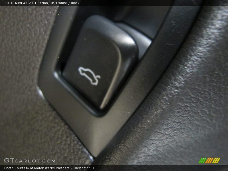 Ibis White / Black 2010 Audi A4 2.0T Sedan