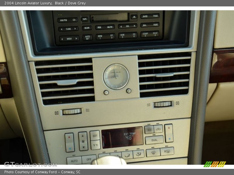 Controls of 2004 Aviator Luxury