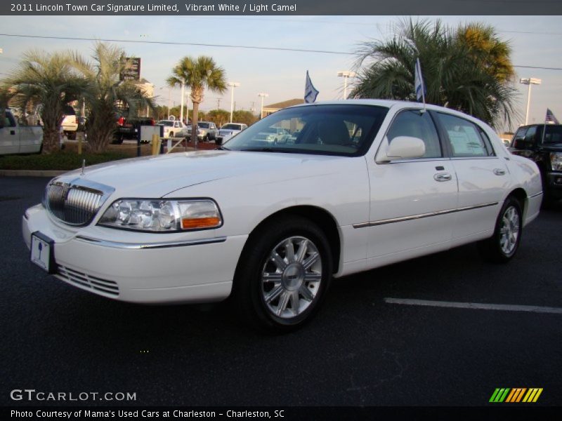 Vibrant White / Light Camel 2011 Lincoln Town Car Signature Limited