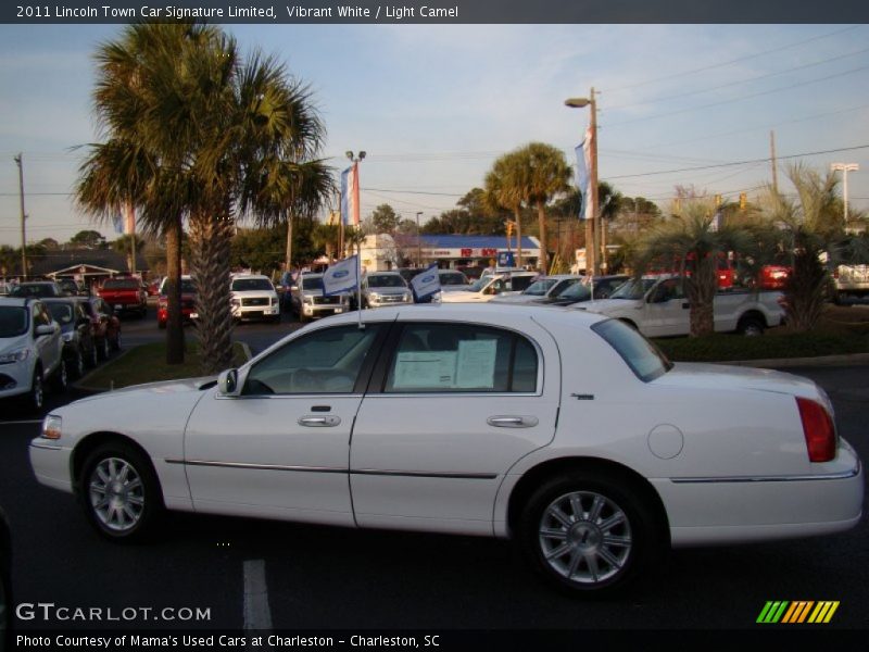 Vibrant White / Light Camel 2011 Lincoln Town Car Signature Limited
