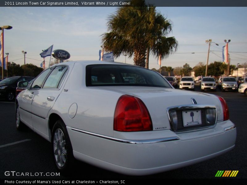 Vibrant White / Light Camel 2011 Lincoln Town Car Signature Limited