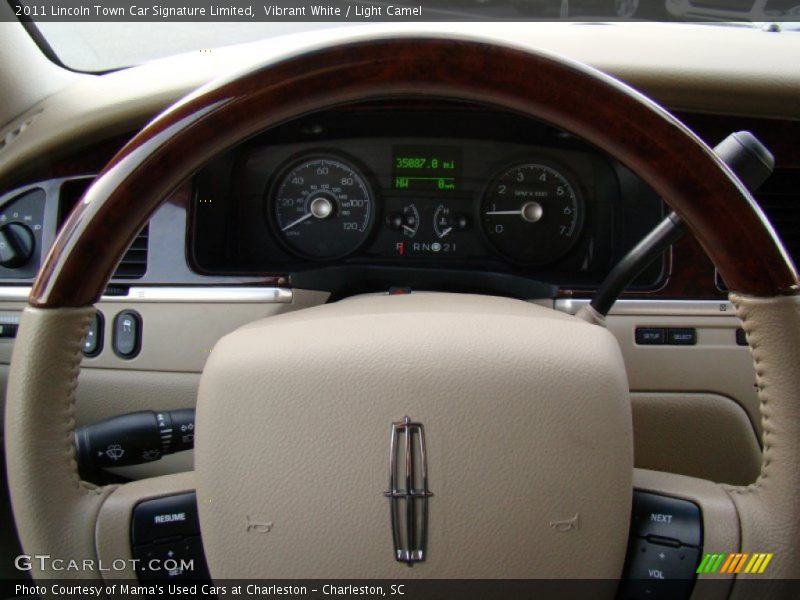 Vibrant White / Light Camel 2011 Lincoln Town Car Signature Limited