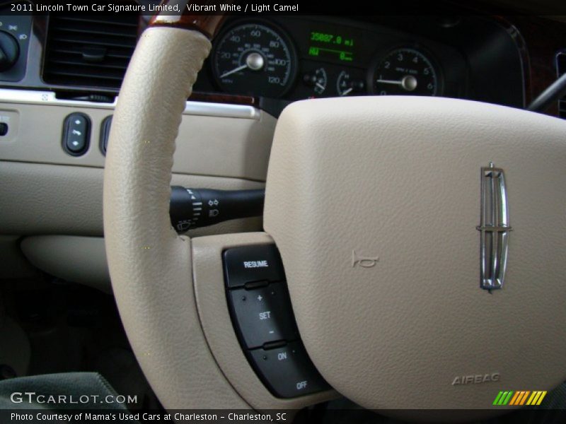 Vibrant White / Light Camel 2011 Lincoln Town Car Signature Limited