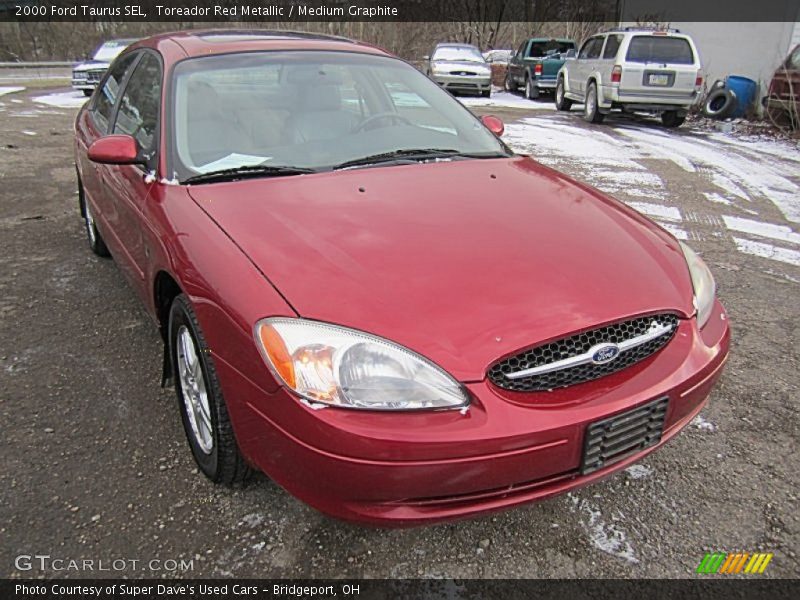 Toreador Red Metallic / Medium Graphite 2000 Ford Taurus SEL