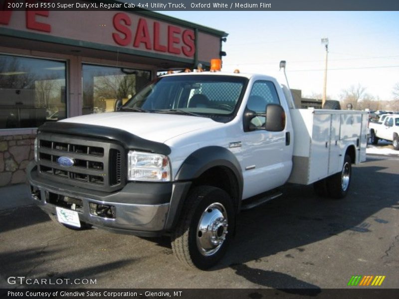 Oxford White / Medium Flint 2007 Ford F550 Super Duty XL Regular Cab 4x4 Utility Truck