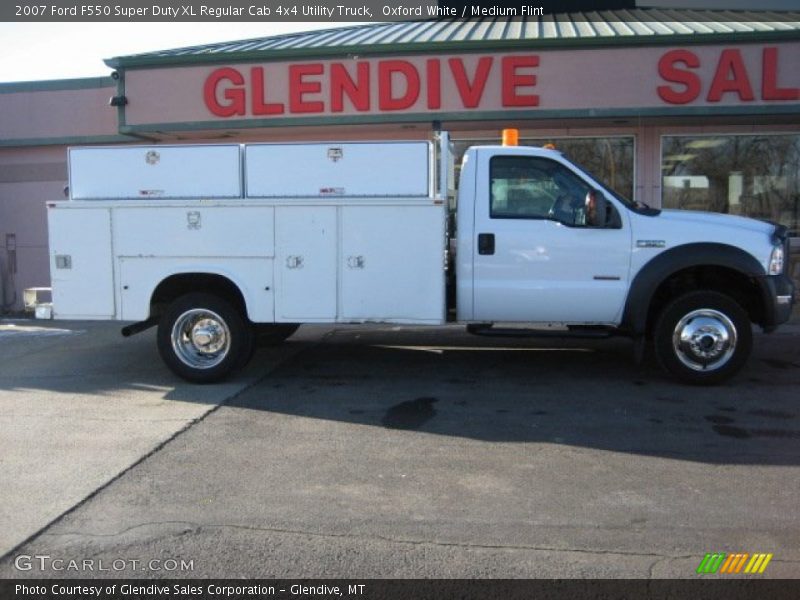 Oxford White / Medium Flint 2007 Ford F550 Super Duty XL Regular Cab 4x4 Utility Truck