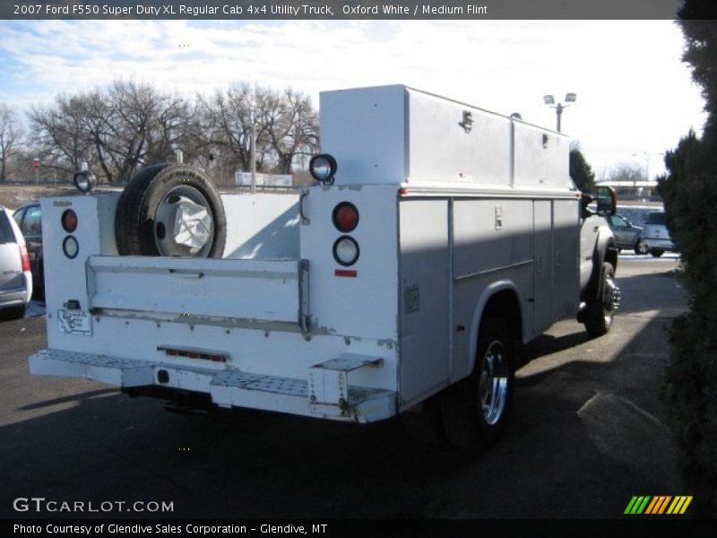 Oxford White / Medium Flint 2007 Ford F550 Super Duty XL Regular Cab 4x4 Utility Truck