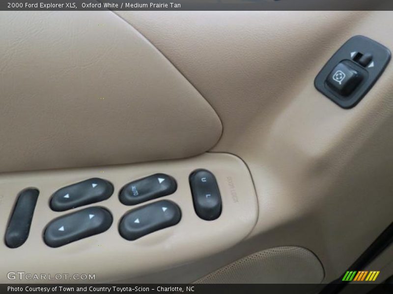 Oxford White / Medium Prairie Tan 2000 Ford Explorer XLS