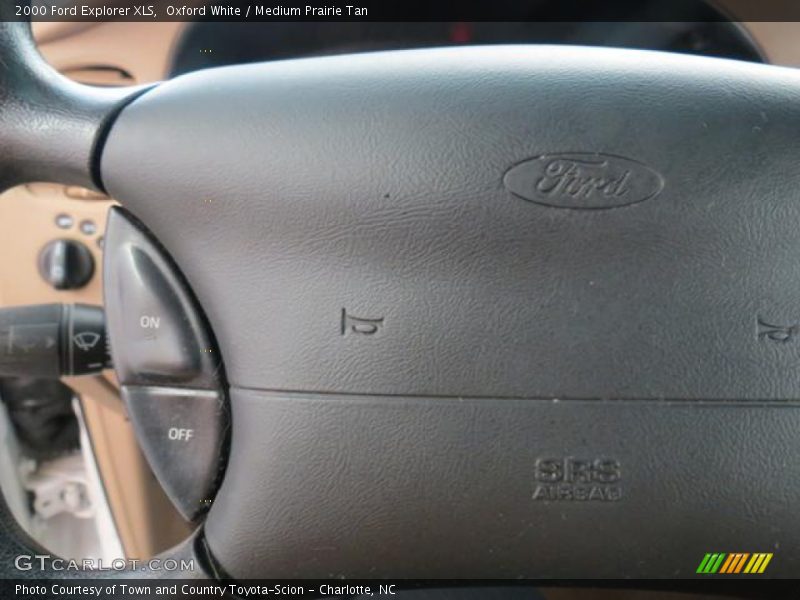 Oxford White / Medium Prairie Tan 2000 Ford Explorer XLS