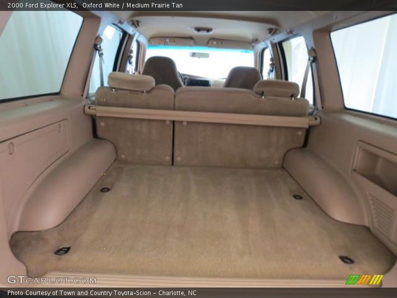 Oxford White / Medium Prairie Tan 2000 Ford Explorer XLS