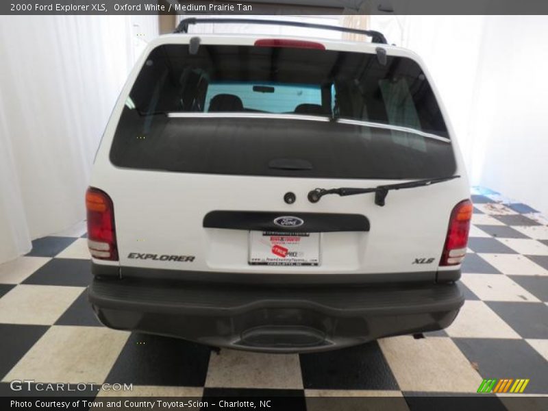 Oxford White / Medium Prairie Tan 2000 Ford Explorer XLS