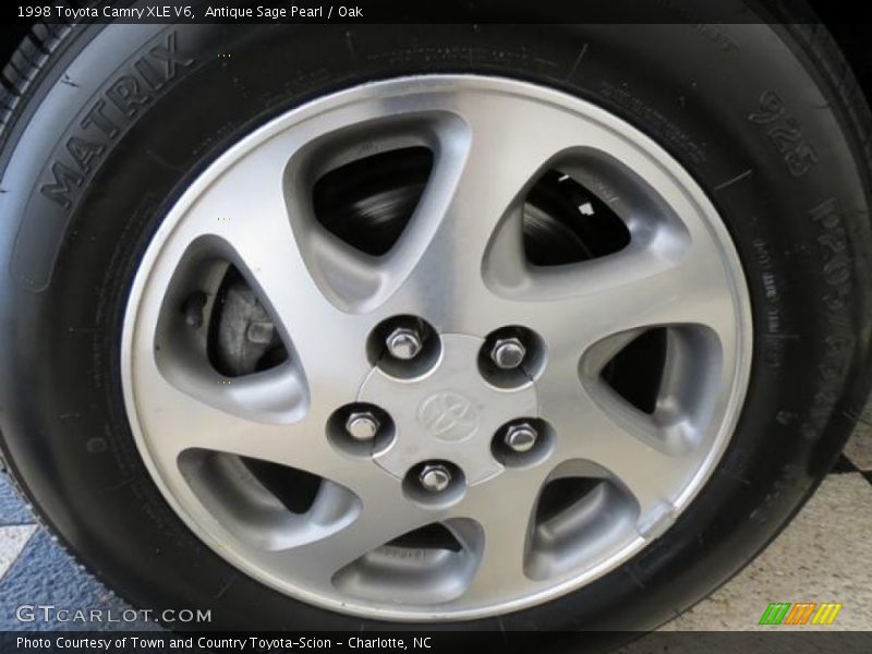 Antique Sage Pearl / Oak 1998 Toyota Camry XLE V6