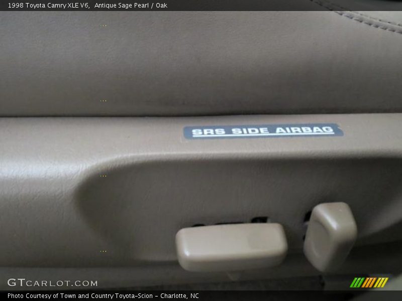 Antique Sage Pearl / Oak 1998 Toyota Camry XLE V6
