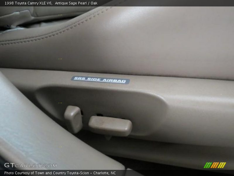 Antique Sage Pearl / Oak 1998 Toyota Camry XLE V6