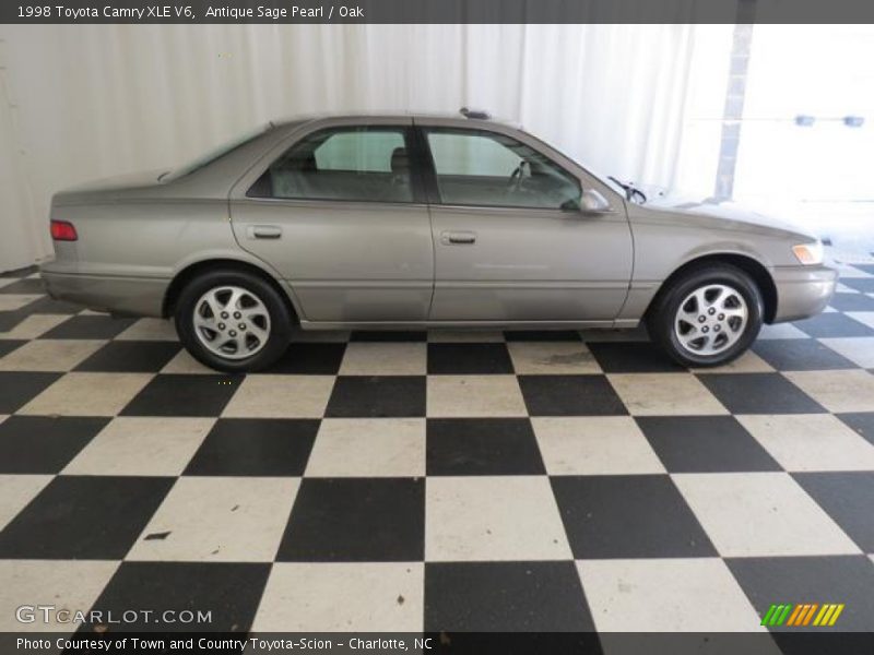 Antique Sage Pearl / Oak 1998 Toyota Camry XLE V6