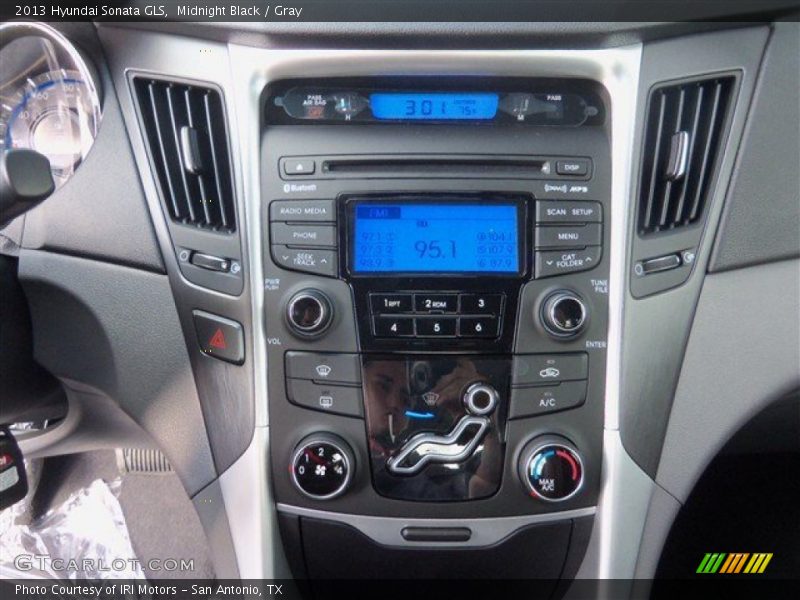 Midnight Black / Gray 2013 Hyundai Sonata GLS