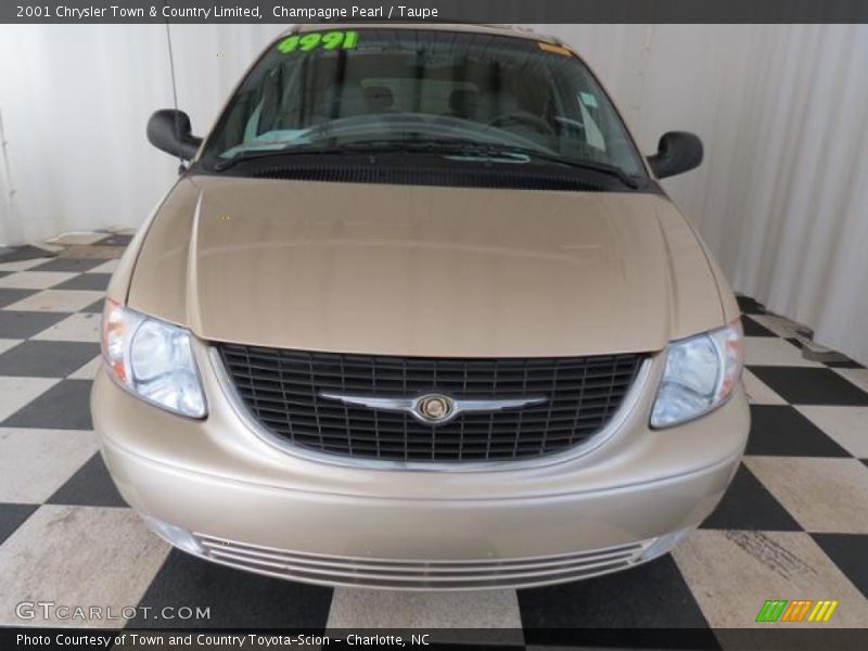 Champagne Pearl / Taupe 2001 Chrysler Town & Country Limited