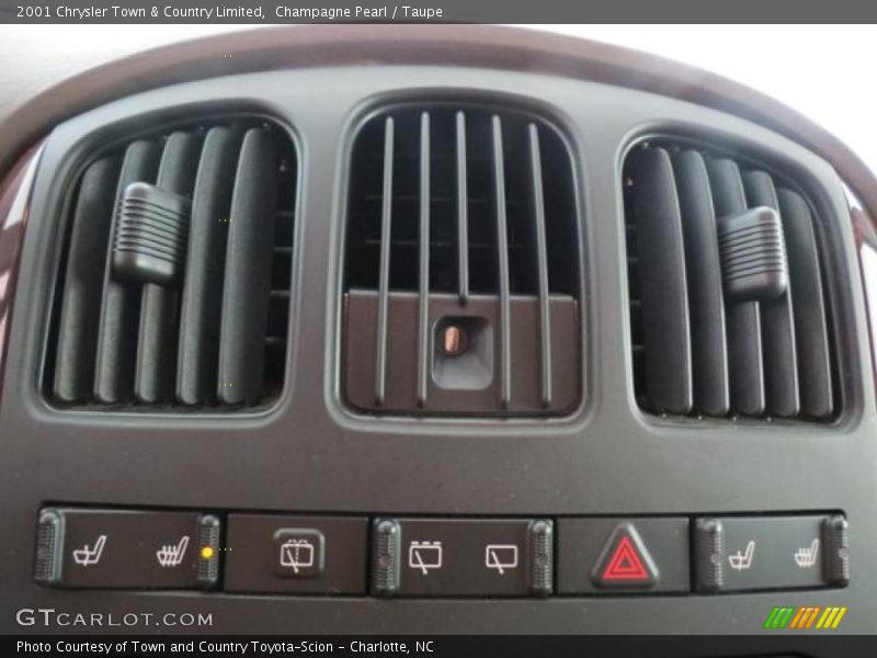 Champagne Pearl / Taupe 2001 Chrysler Town & Country Limited