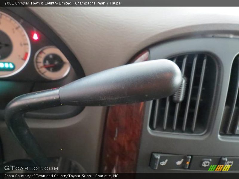 Champagne Pearl / Taupe 2001 Chrysler Town & Country Limited