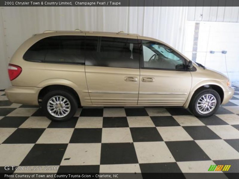 Champagne Pearl / Taupe 2001 Chrysler Town & Country Limited