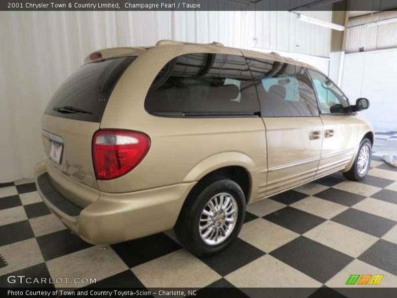 Champagne Pearl / Taupe 2001 Chrysler Town & Country Limited