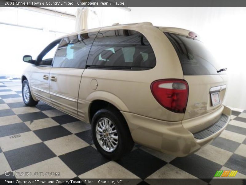 Champagne Pearl / Taupe 2001 Chrysler Town & Country Limited