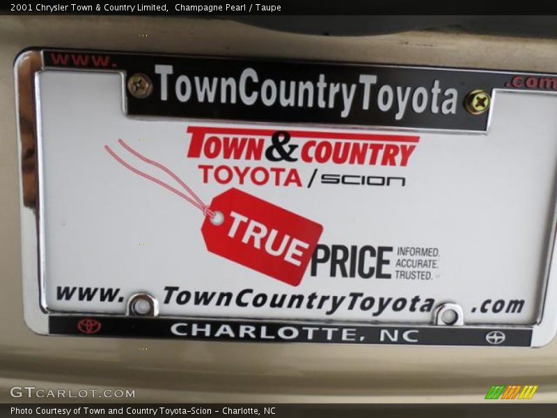 Champagne Pearl / Taupe 2001 Chrysler Town & Country Limited
