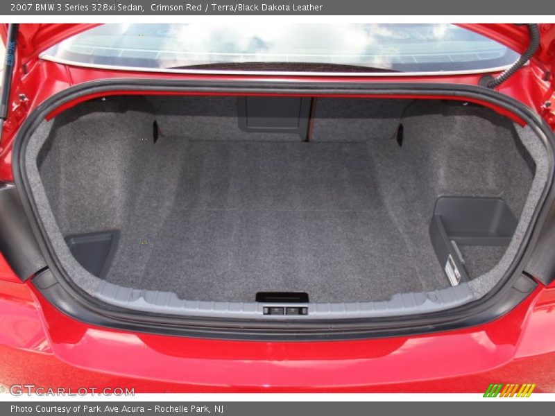  2007 3 Series 328xi Sedan Trunk