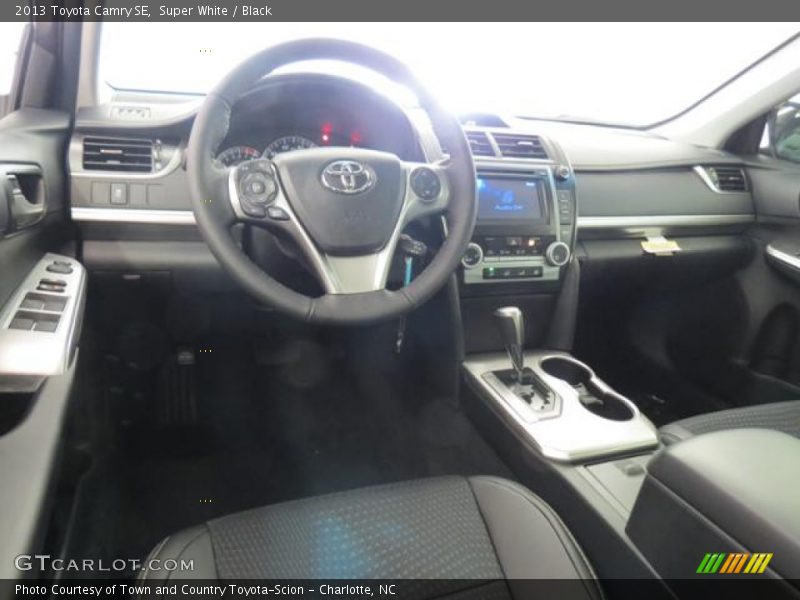 Super White / Black 2013 Toyota Camry SE