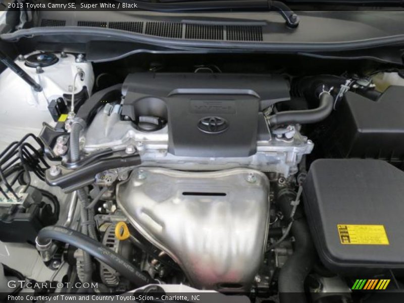 Super White / Black 2013 Toyota Camry SE