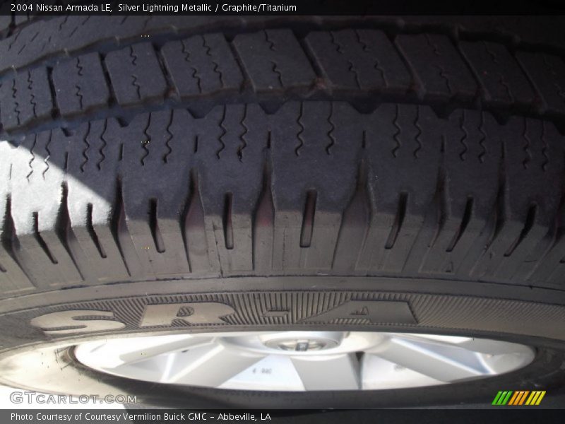 Silver Lightning Metallic / Graphite/Titanium 2004 Nissan Armada LE