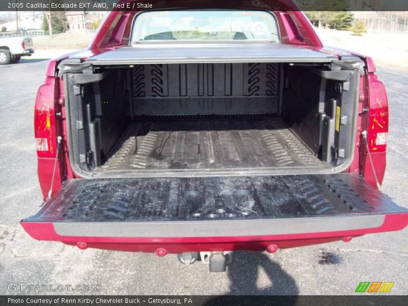 Red E / Shale 2005 Cadillac Escalade EXT AWD