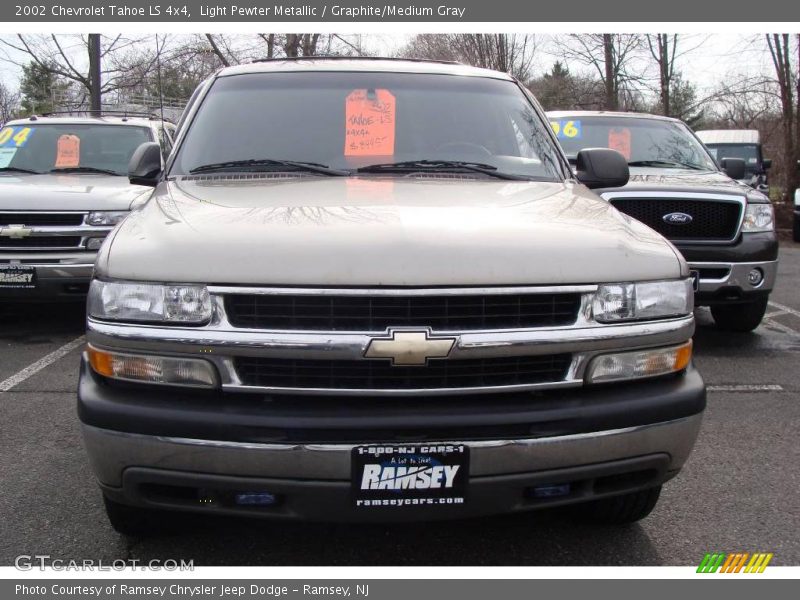 Light Pewter Metallic / Graphite/Medium Gray 2002 Chevrolet Tahoe LS 4x4