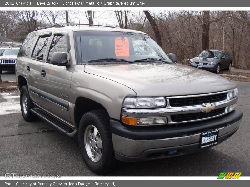 Light Pewter Metallic / Graphite/Medium Gray 2002 Chevrolet Tahoe LS 4x4