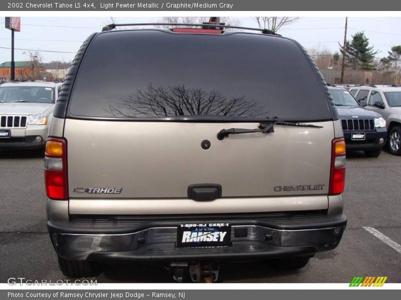Light Pewter Metallic / Graphite/Medium Gray 2002 Chevrolet Tahoe LS 4x4