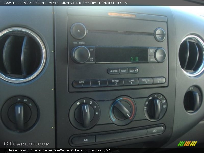 Silver Metallic / Medium Flint/Dark Flint Grey 2005 Ford F150 XLT SuperCrew 4x4