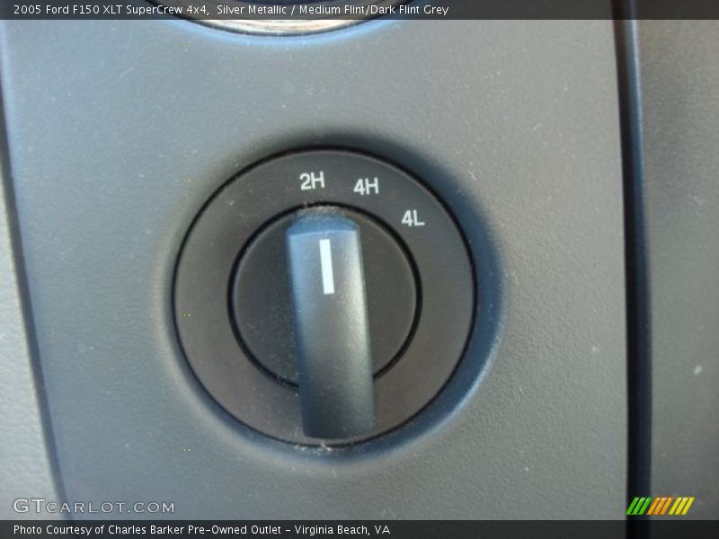 Silver Metallic / Medium Flint/Dark Flint Grey 2005 Ford F150 XLT SuperCrew 4x4