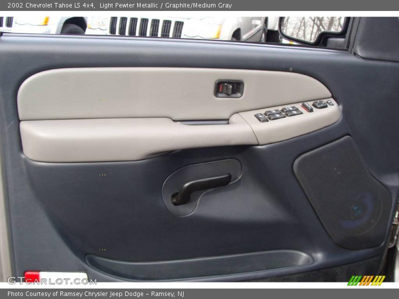 Light Pewter Metallic / Graphite/Medium Gray 2002 Chevrolet Tahoe LS 4x4