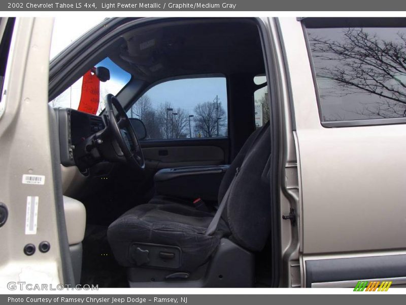 Light Pewter Metallic / Graphite/Medium Gray 2002 Chevrolet Tahoe LS 4x4