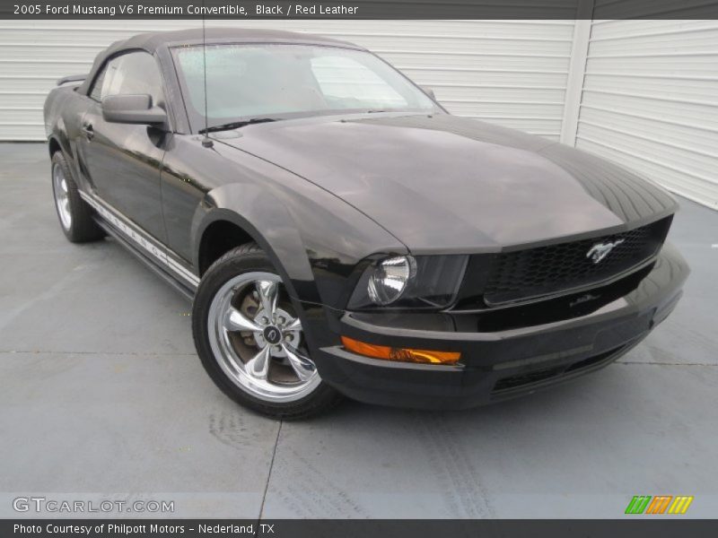 Front 3/4 View of 2005 Mustang V6 Premium Convertible