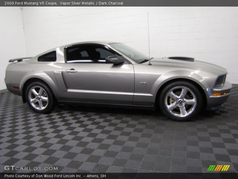 Vapor Silver Metallic / Dark Charcoal 2009 Ford Mustang V6 Coupe