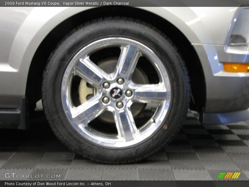 Vapor Silver Metallic / Dark Charcoal 2009 Ford Mustang V6 Coupe