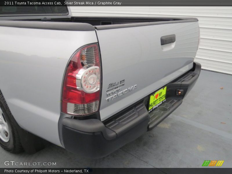 Silver Streak Mica / Graphite Gray 2011 Toyota Tacoma Access Cab