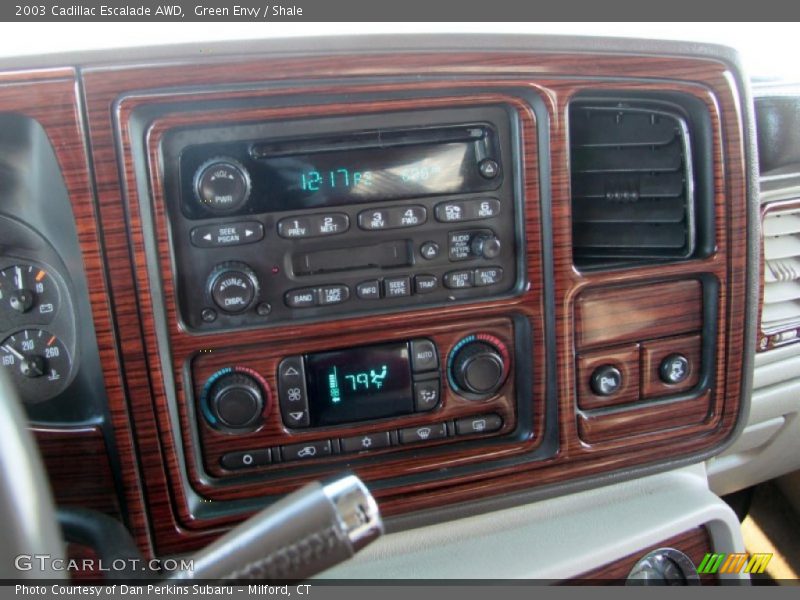 Controls of 2003 Escalade AWD