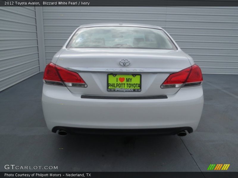 Blizzard White Pearl / Ivory 2012 Toyota Avalon