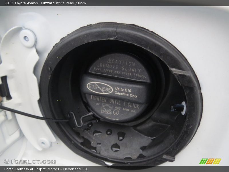 Blizzard White Pearl / Ivory 2012 Toyota Avalon